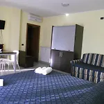 Hotel apartamentowy San Prospero Garbagnate Milanese